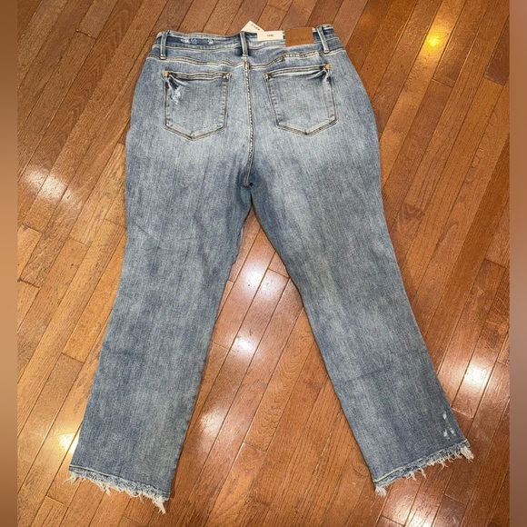 Judy Blue Mid Rise Dad Jean w/ Cell Phone Pocket, 
Distressed Blue Denim sz 18W - Picture 3 of 11